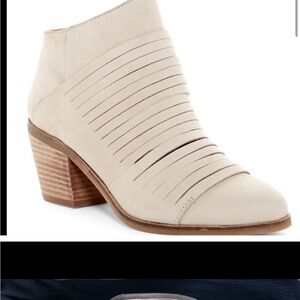 Adorable 3 season booties , Nubuck cream leather. Lucky brand.